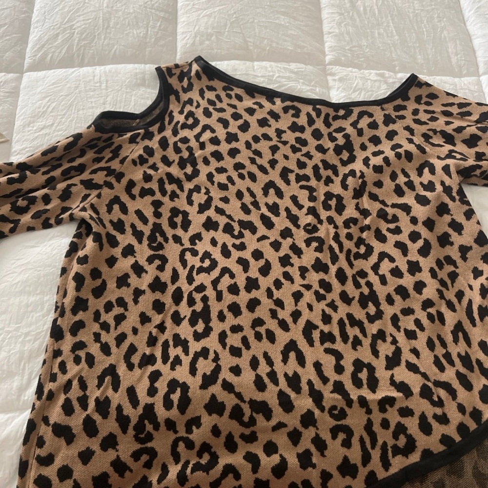 Women’s sweater